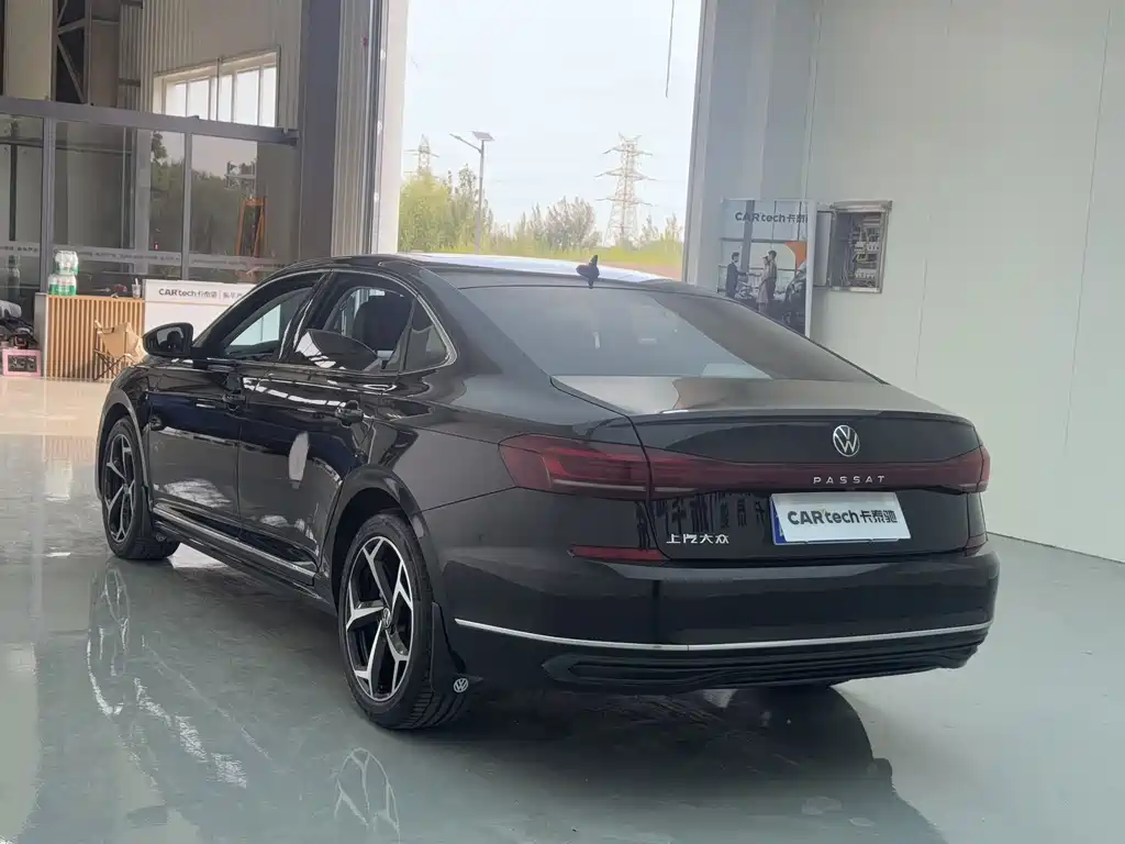 Volkswagen Passat — фото 10