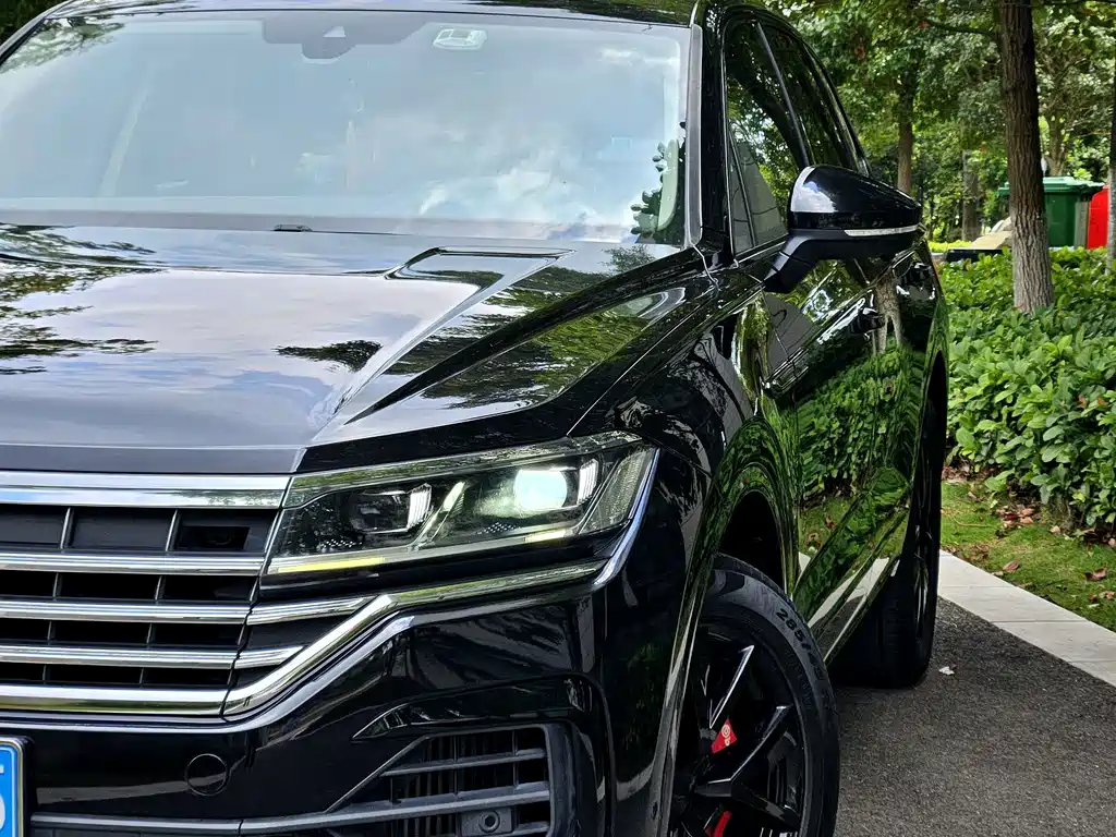 Volkswagen Touareg — фото 19