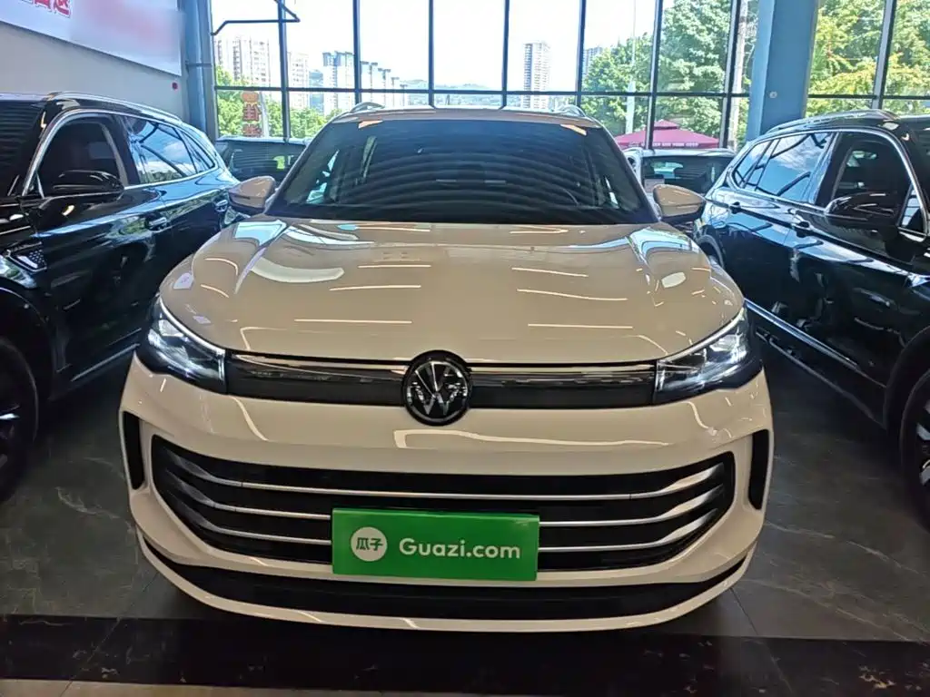 Volkswagen Tiguan L — фото 3
