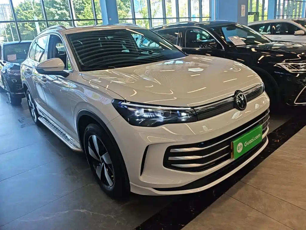 Volkswagen Tiguan L — фото 4