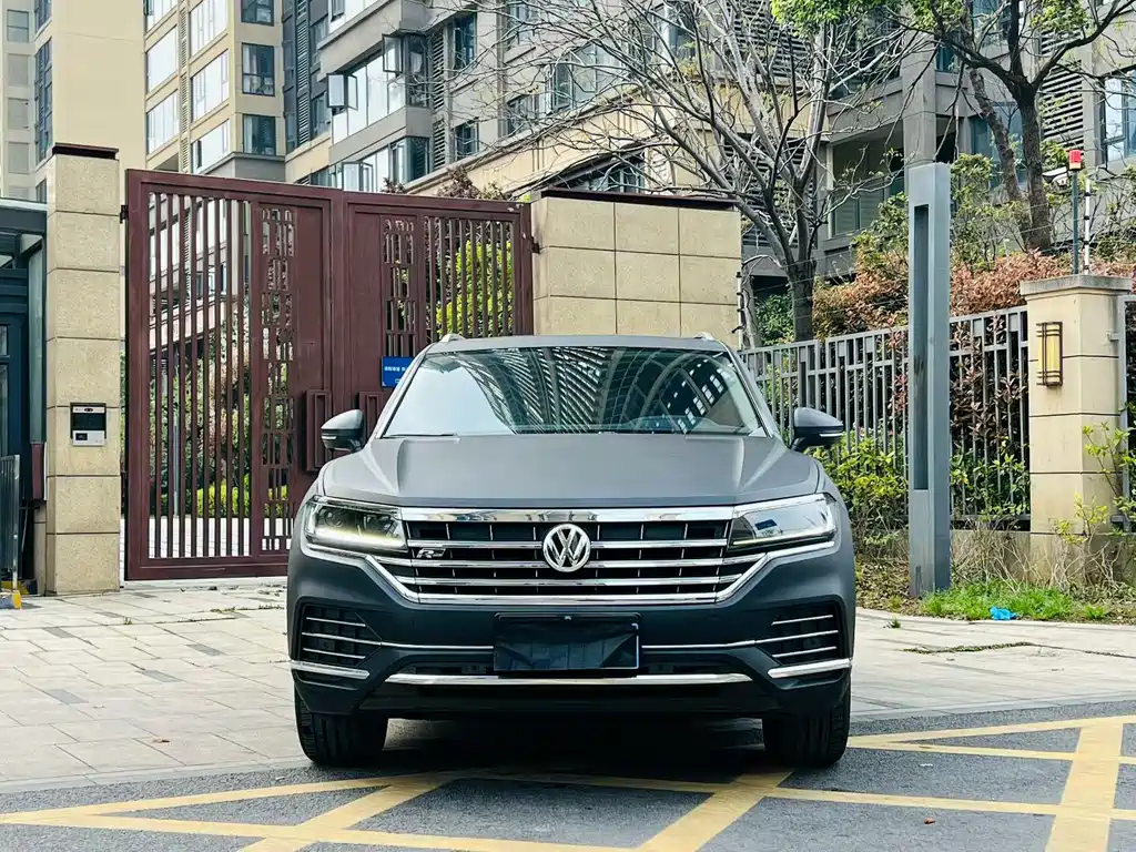 Volkswagen Touareg — фото 2