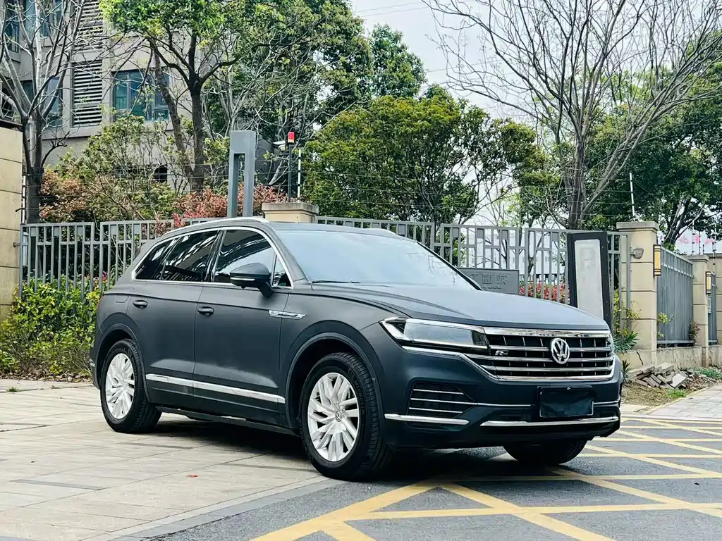 Volkswagen Touareg — фото 3