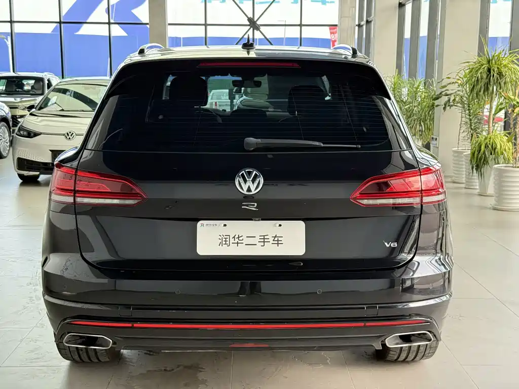 Volkswagen Touareg — фото 4