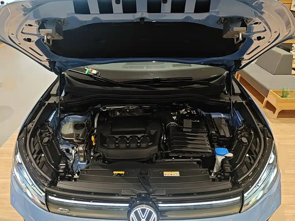Volkswagen Tiguan L — фото 20