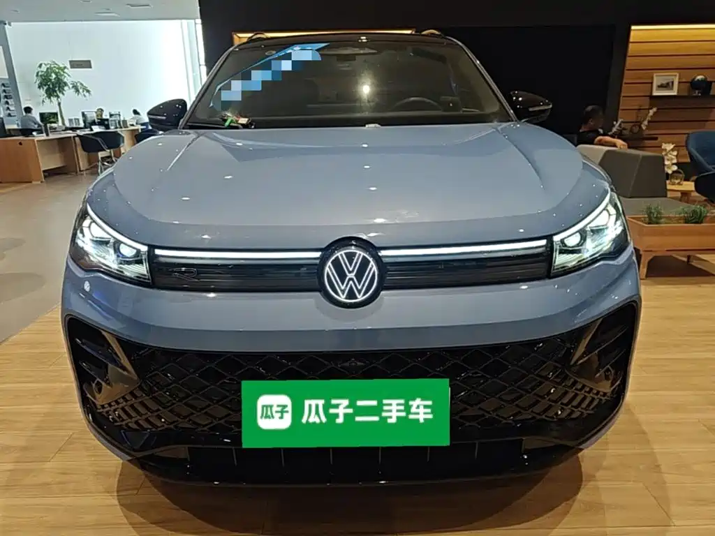 Volkswagen Tiguan L — фото 3