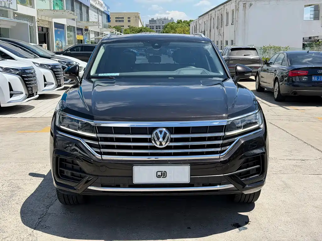 Volkswagen Touareg — фото 2