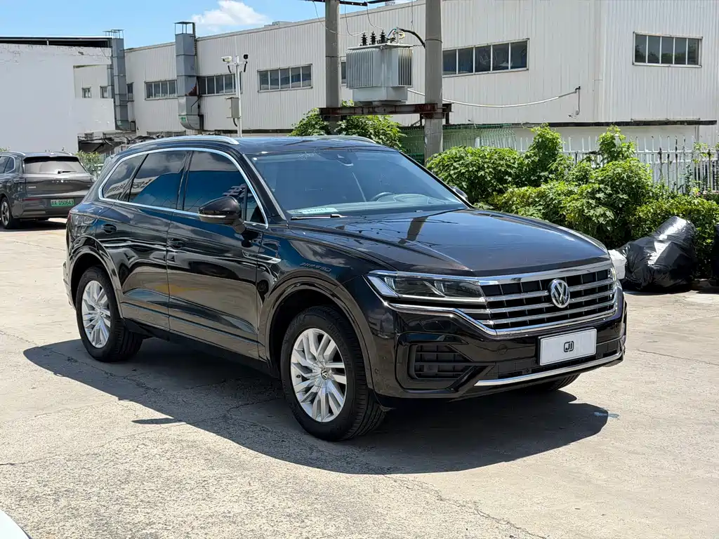 Volkswagen Touareg — фото 3