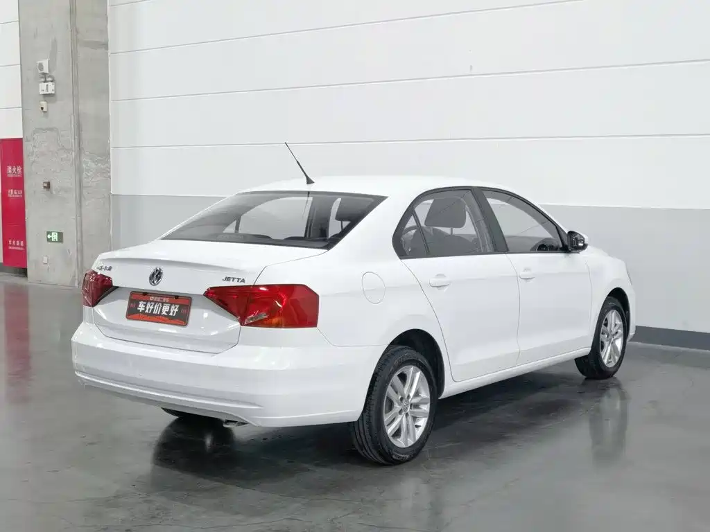 Volkswagen Jetta — фото 2