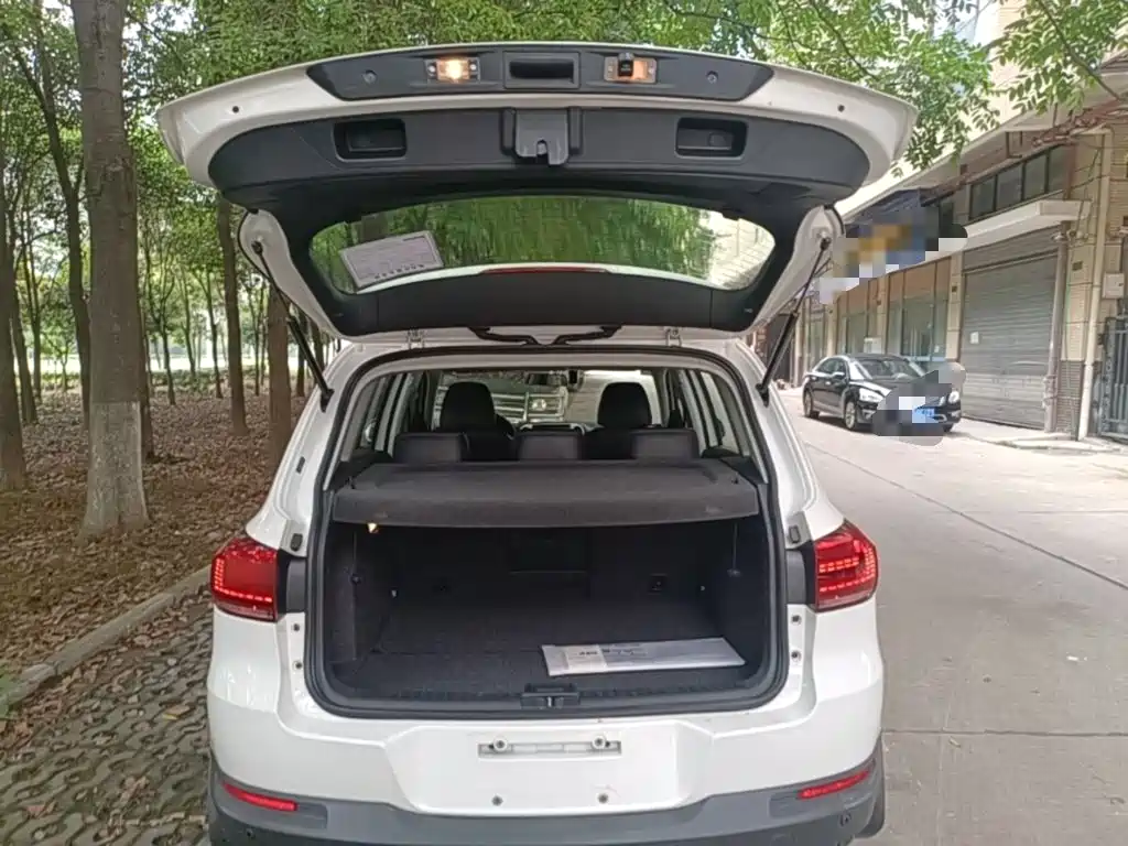 Volkswagen Tiguan — фото 15