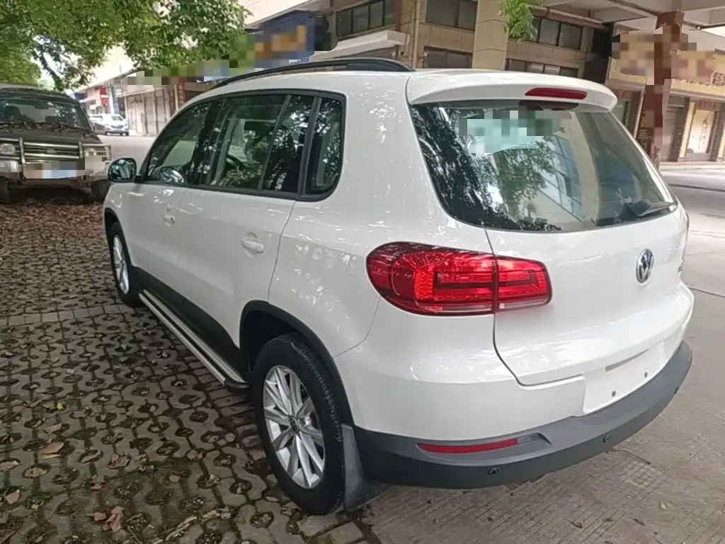 Volkswagen Tiguan — фото 23