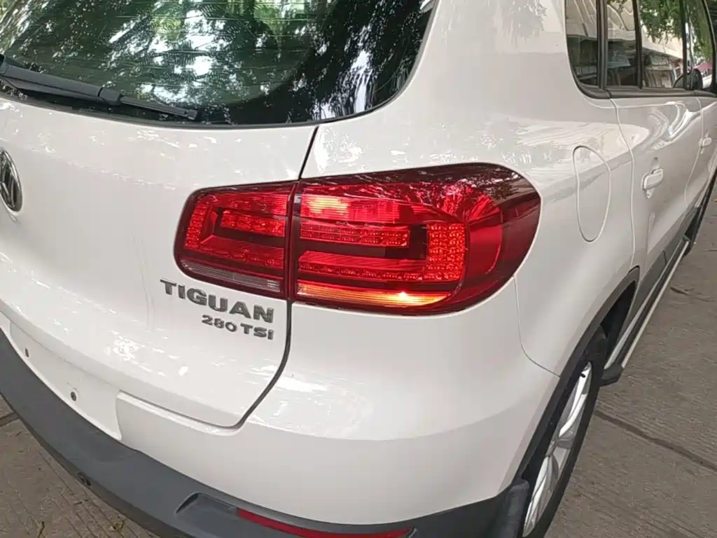 Volkswagen Tiguan — фото 24