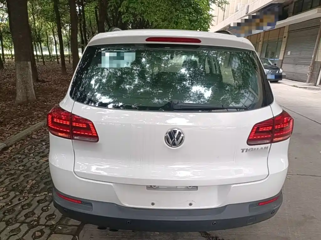 Volkswagen Tiguan — фото 4