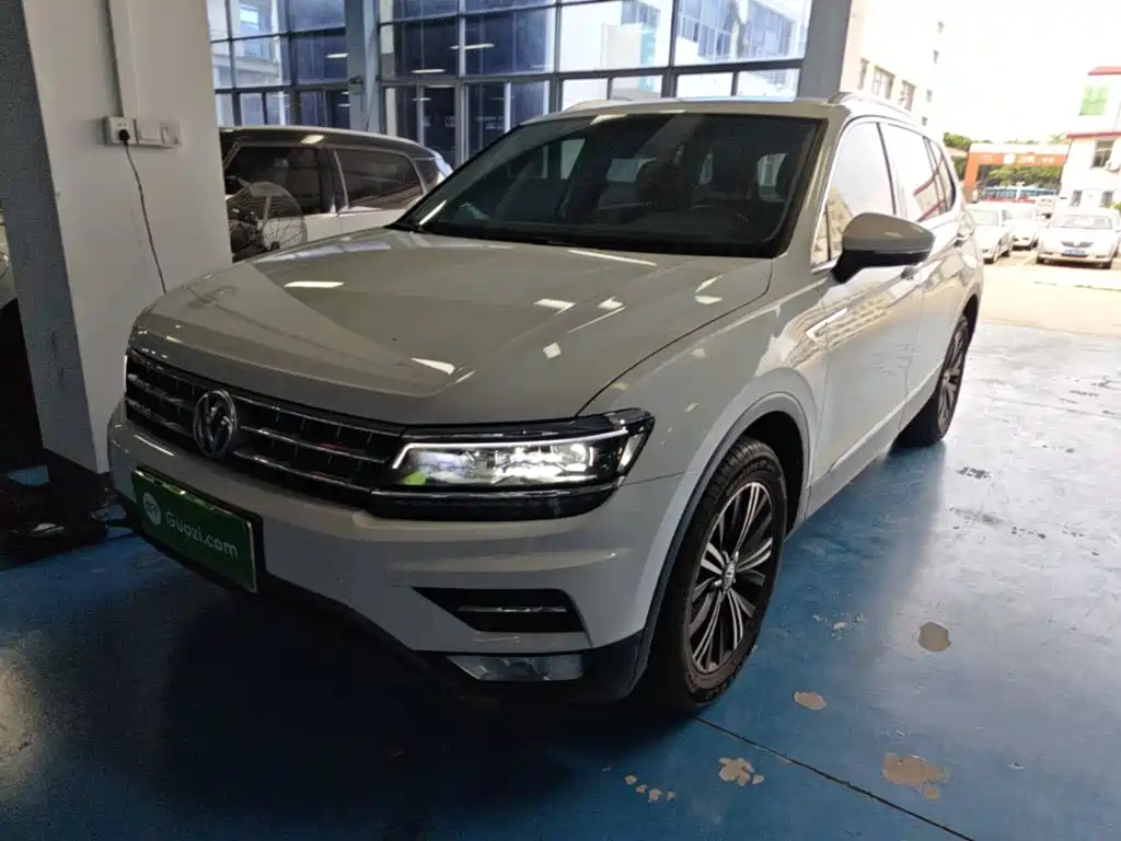 Volkswagen Tiguan L — фото 2