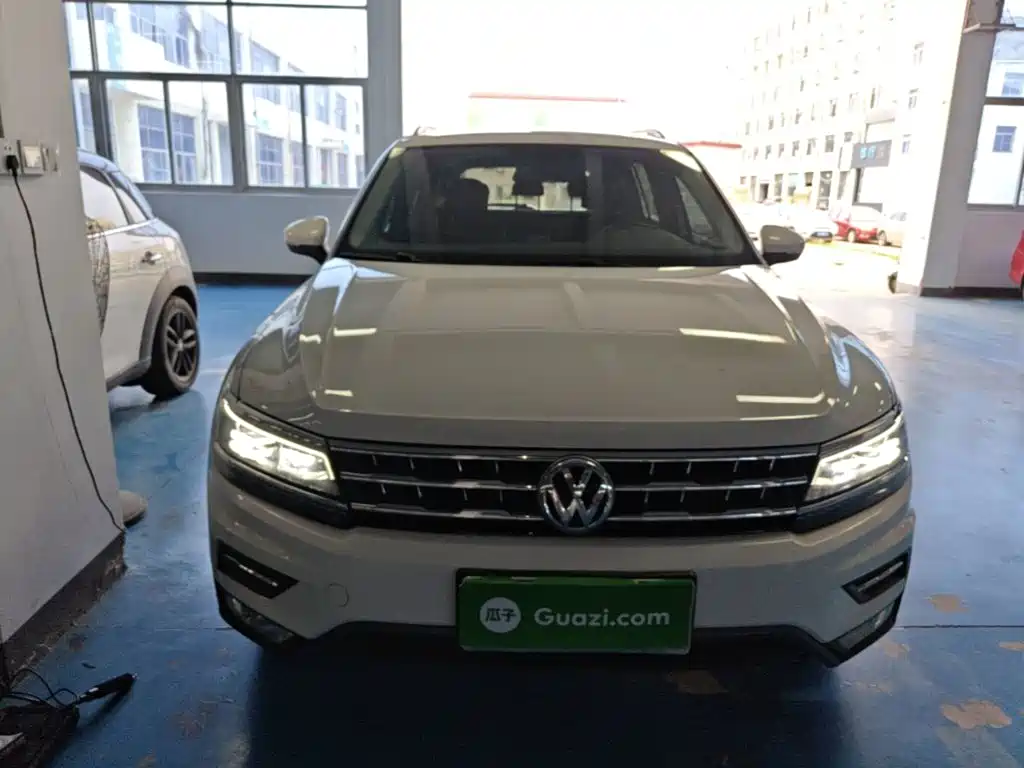 Volkswagen Tiguan L — фото 3