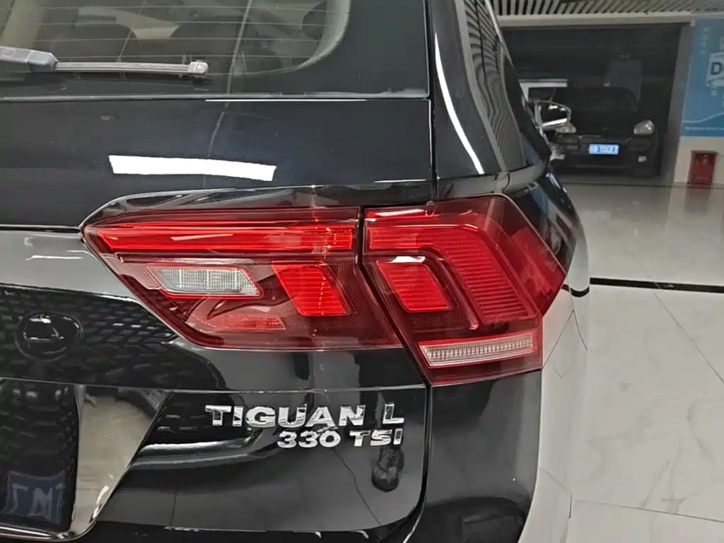 Volkswagen Tiguan L — фото 8