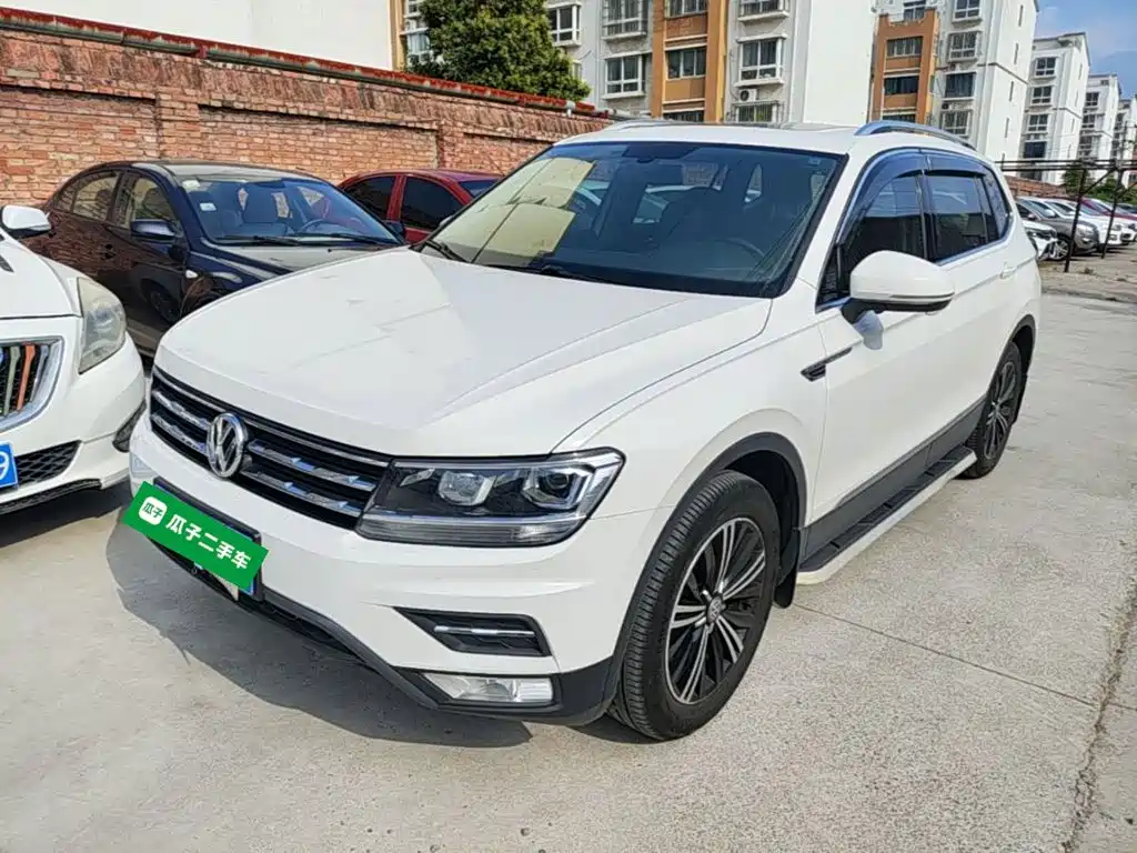Volkswagen Tiguan L — фото 2