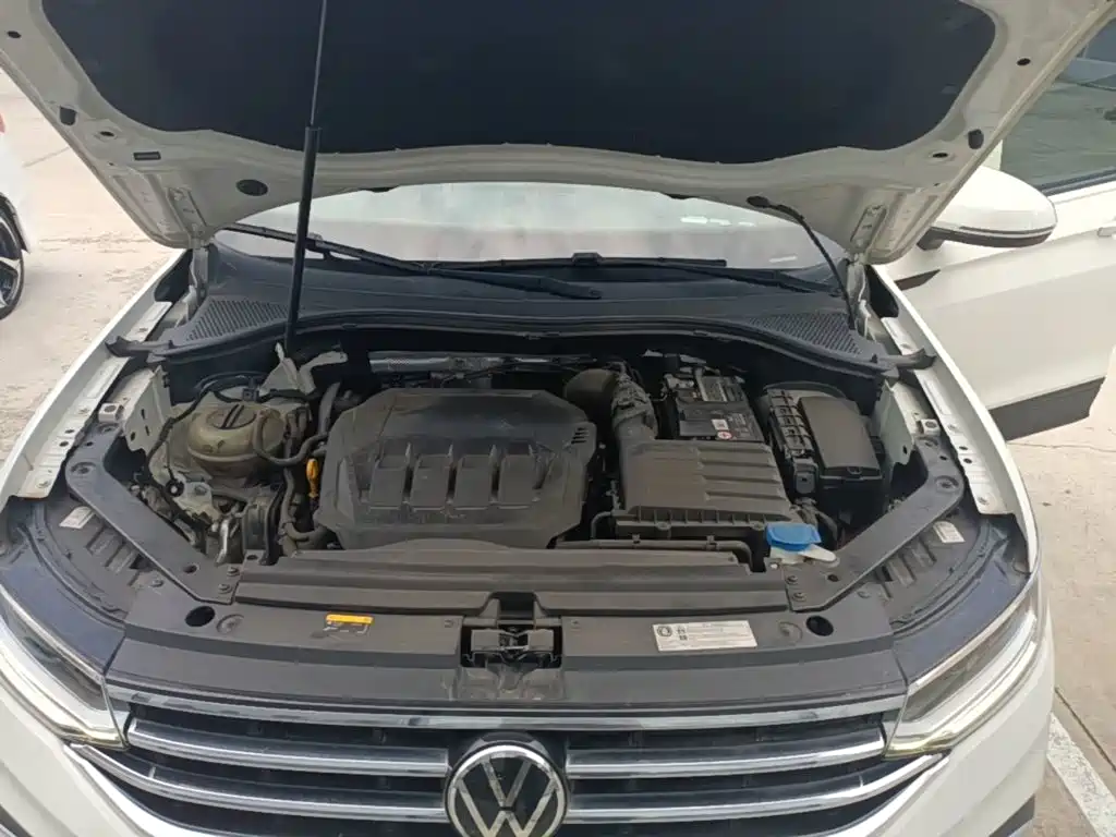 Volkswagen Tiguan L — фото 20