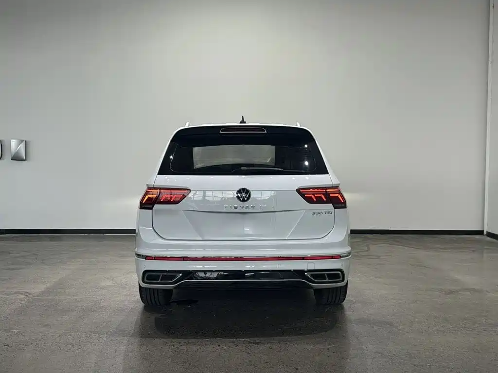 Volkswagen Tiguan L — фото 7
