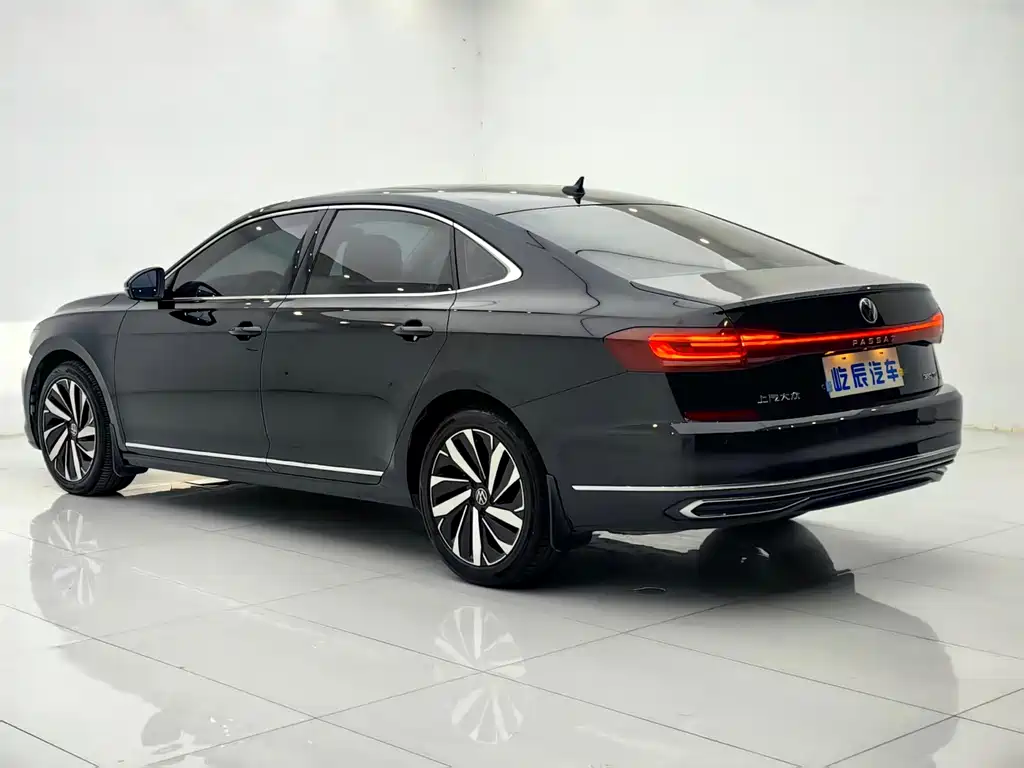 Volkswagen Passat — фото 4