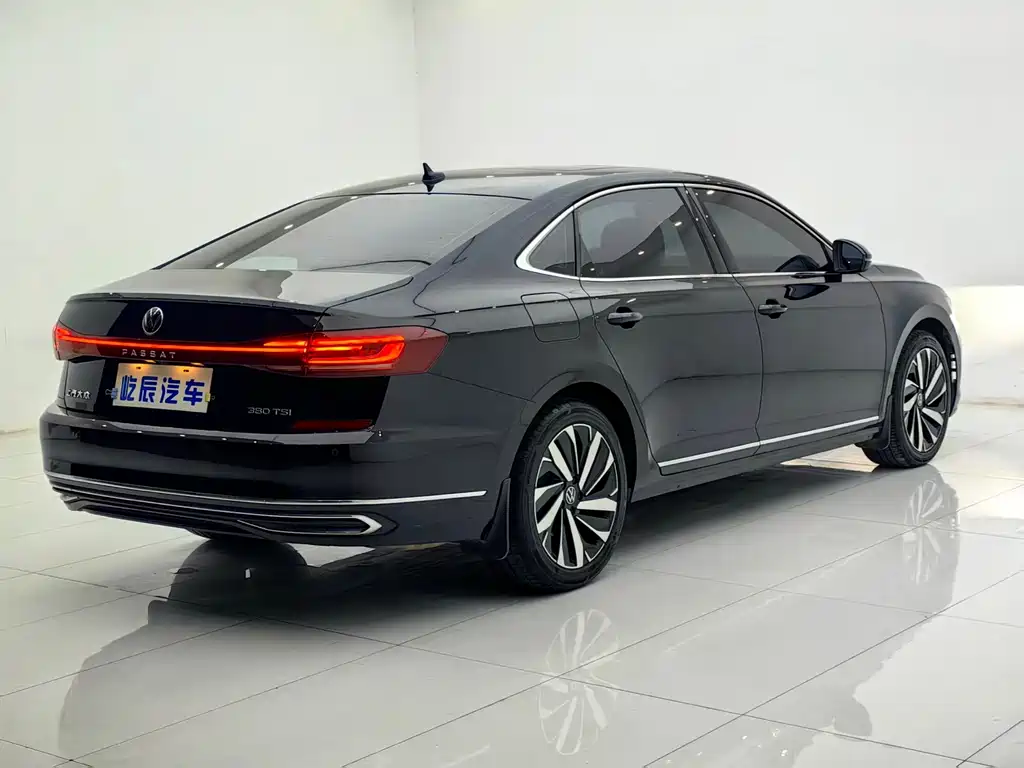 Volkswagen Passat — фото 6