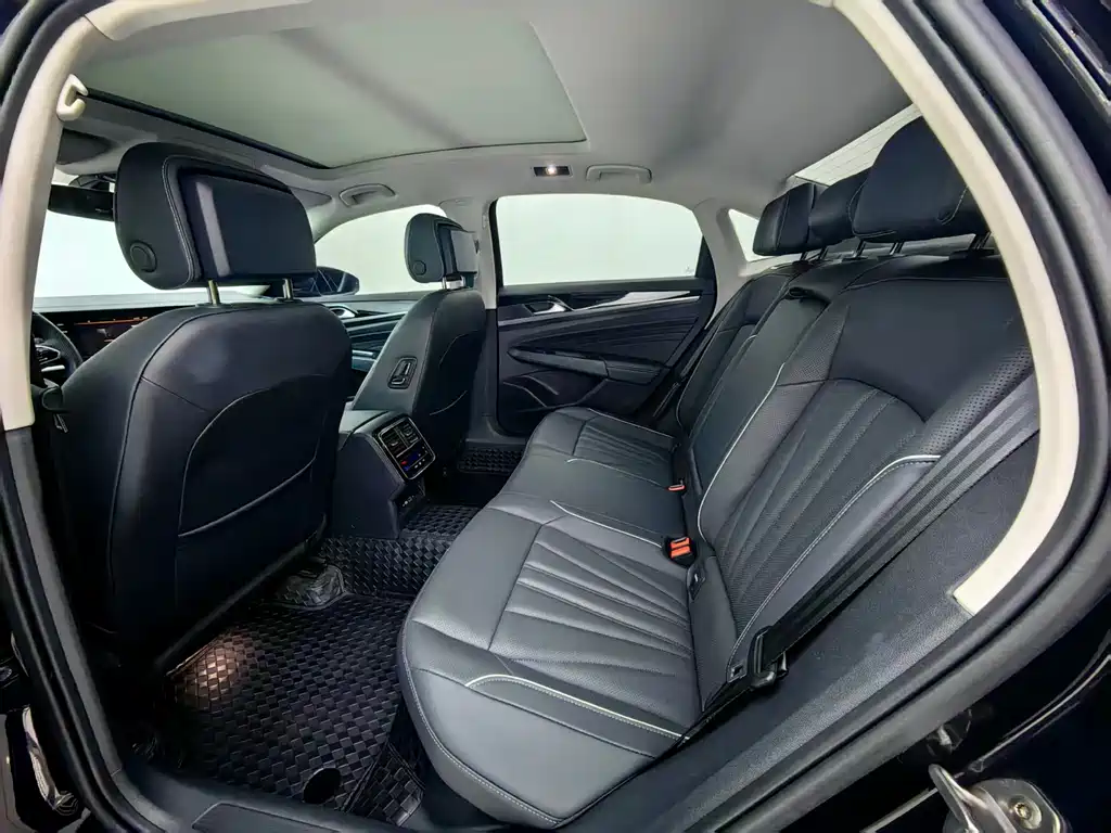 Volkswagen Passat — фото 9