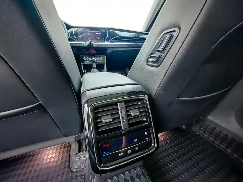 Volkswagen Passat — фото 10