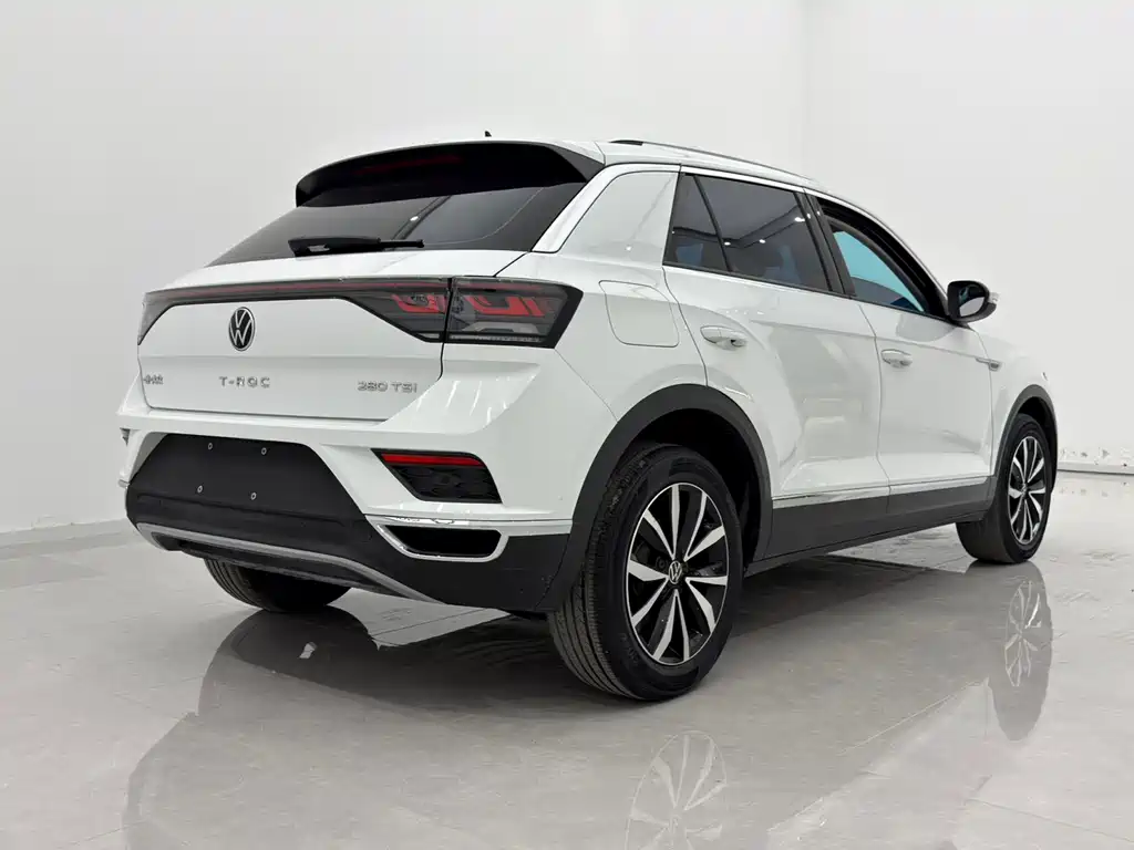 Volkswagen T-Roc — фото 6