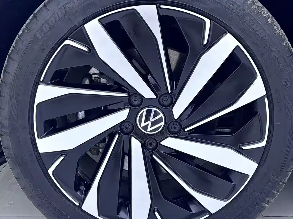 Volkswagen Passat — фото 14