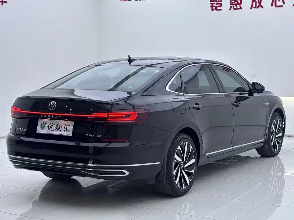 Volkswagen Passat — фото 5