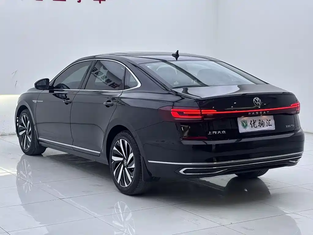 Volkswagen Passat — фото 6