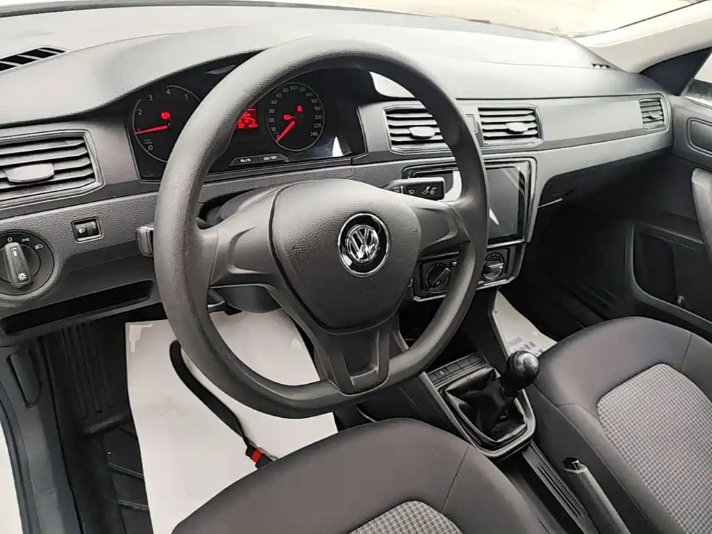 Volkswagen Santana — фото 11