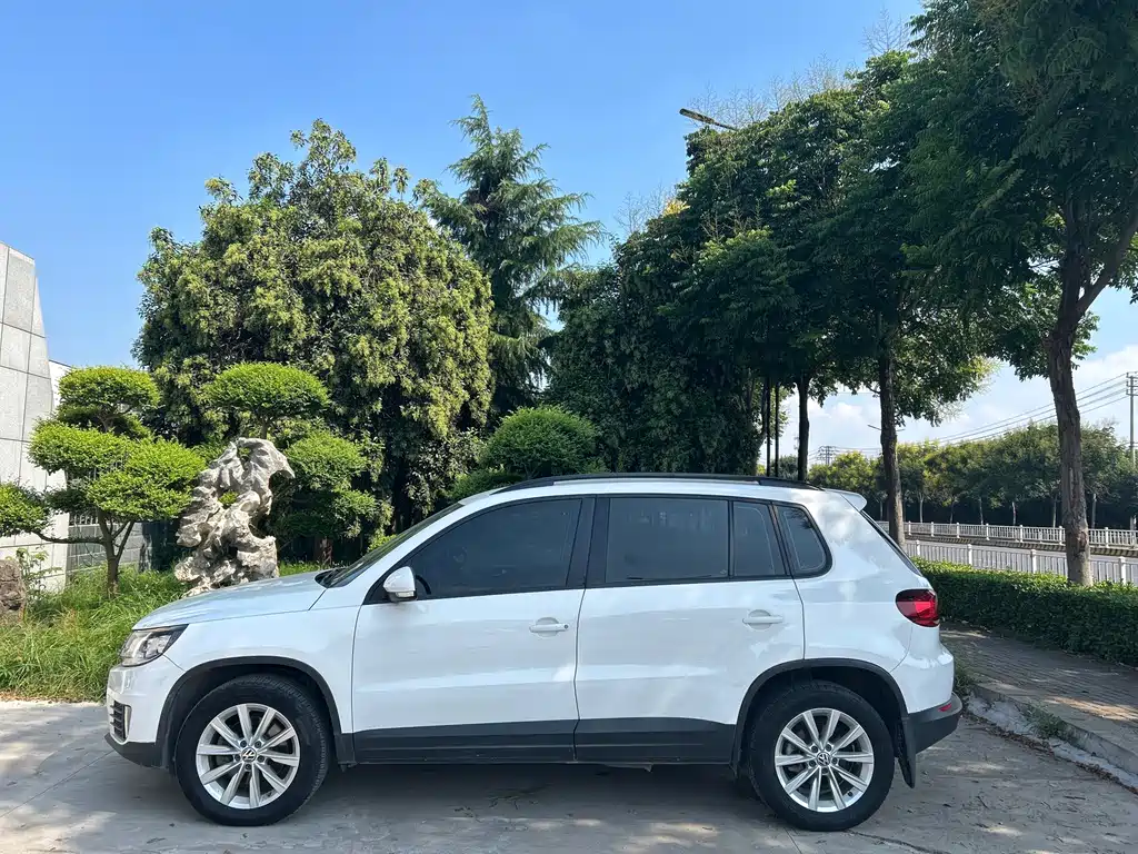 Volkswagen Tiguan — фото 2
