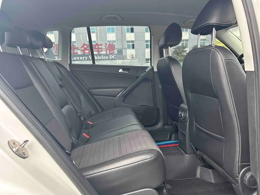 Volkswagen Tiguan — фото 17