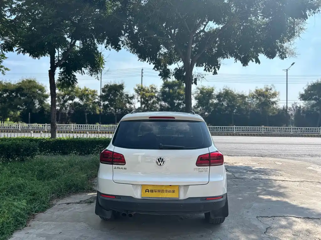 Volkswagen Tiguan — фото 4