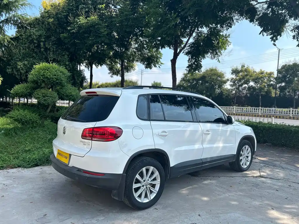 Volkswagen Tiguan — фото 5