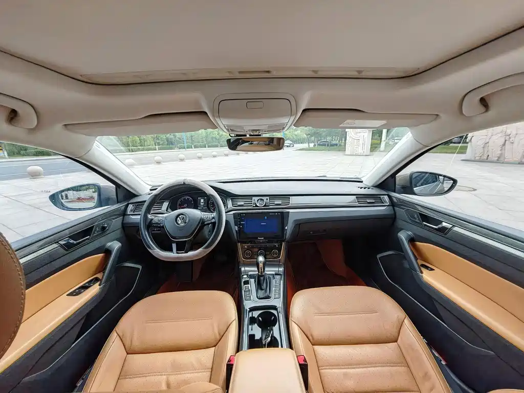 Volkswagen Passat — фото 11