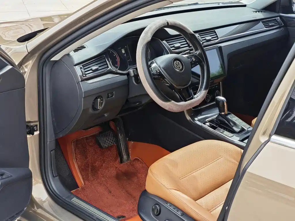 Volkswagen Passat — фото 14