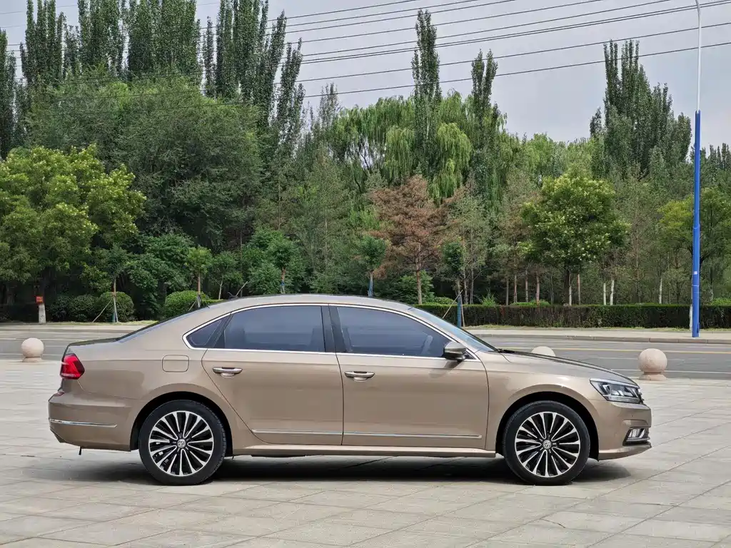 Volkswagen Passat — фото 4