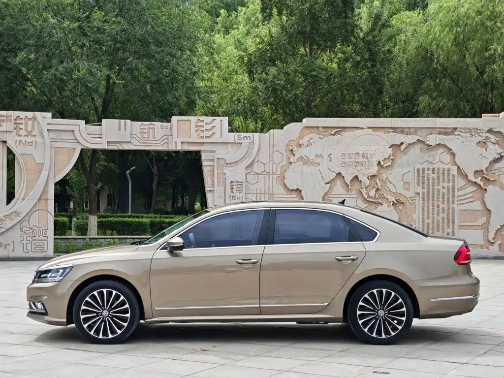 Volkswagen Passat — фото 5