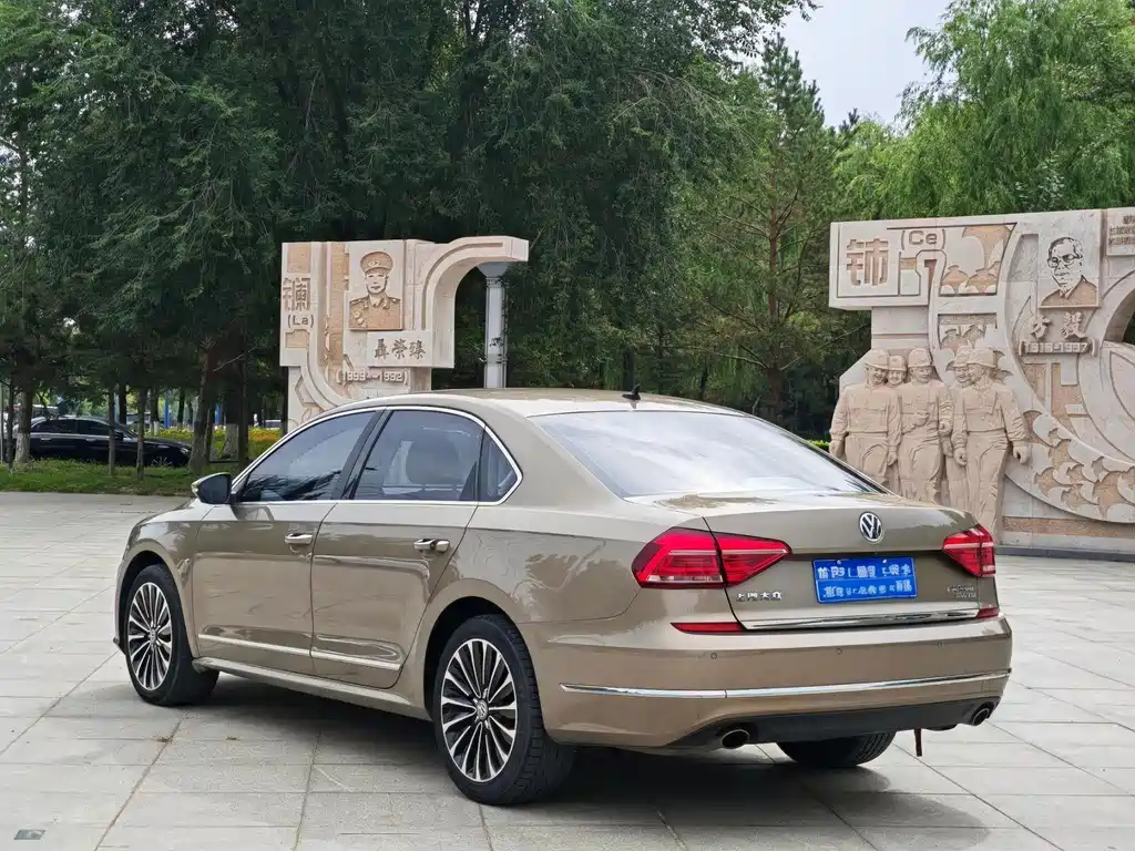 Volkswagen Passat — фото 6