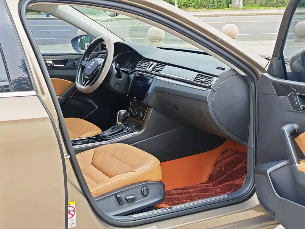 Volkswagen Passat — фото 9