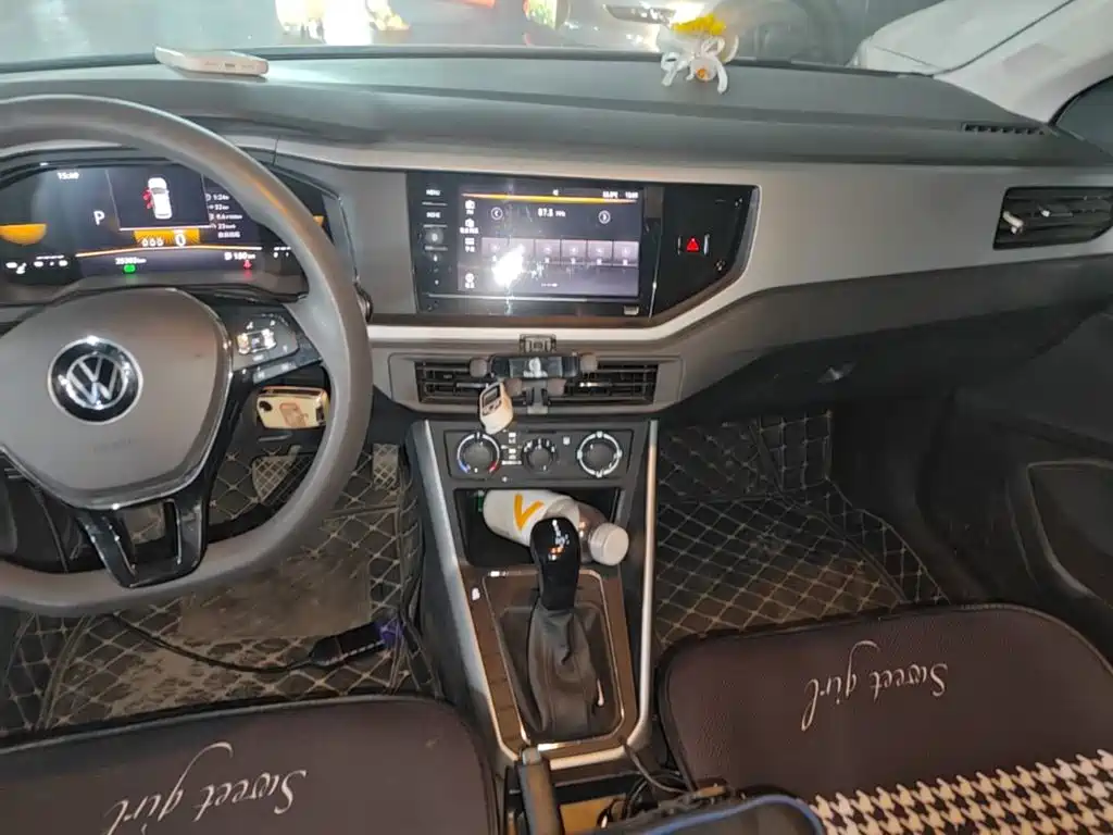 Volkswagen Polo — фото 13