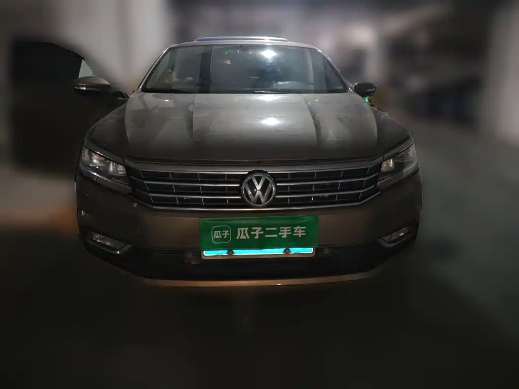 Volkswagen Passat — фото 23