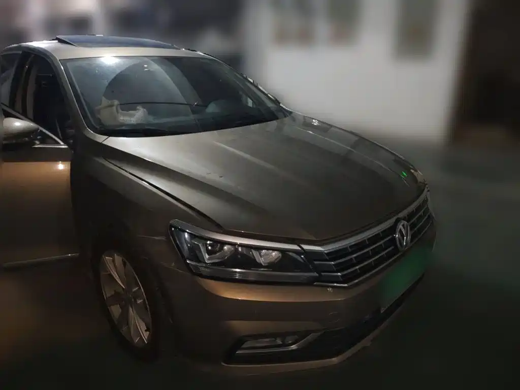Volkswagen Passat — фото 24