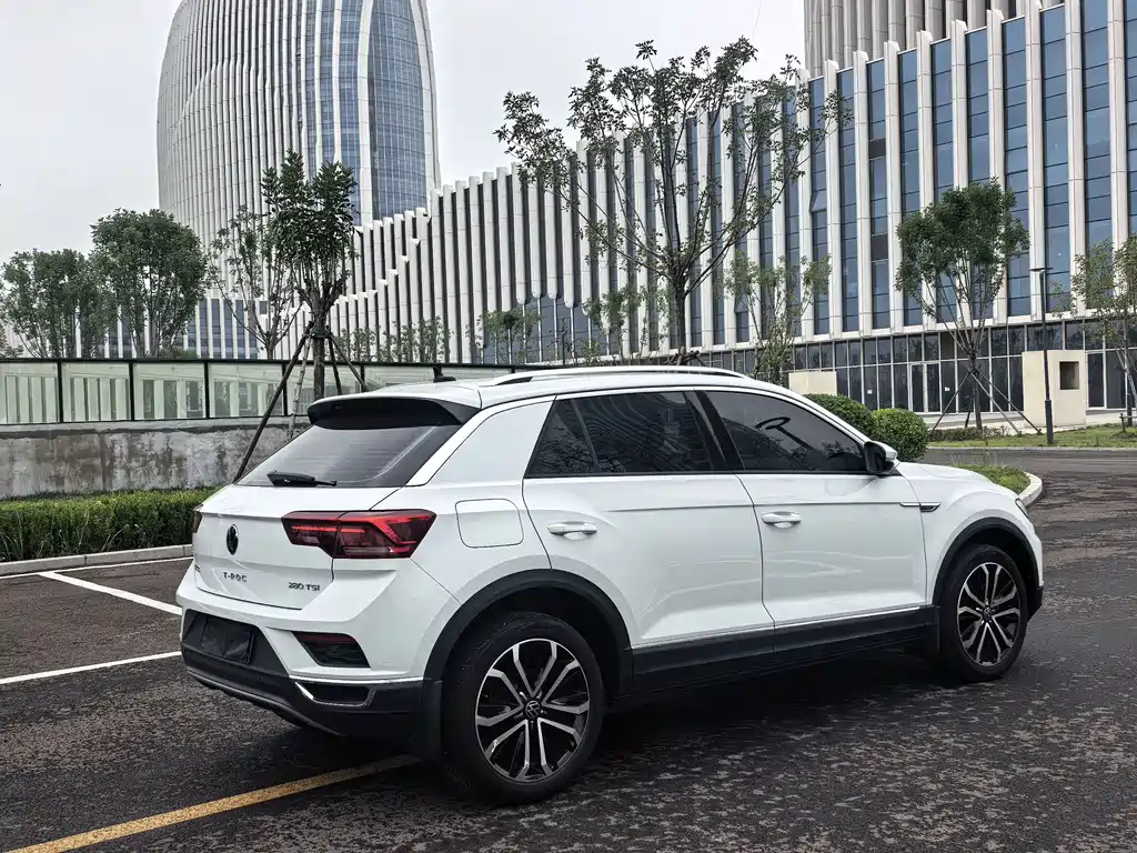 Volkswagen T-Roc — фото 4