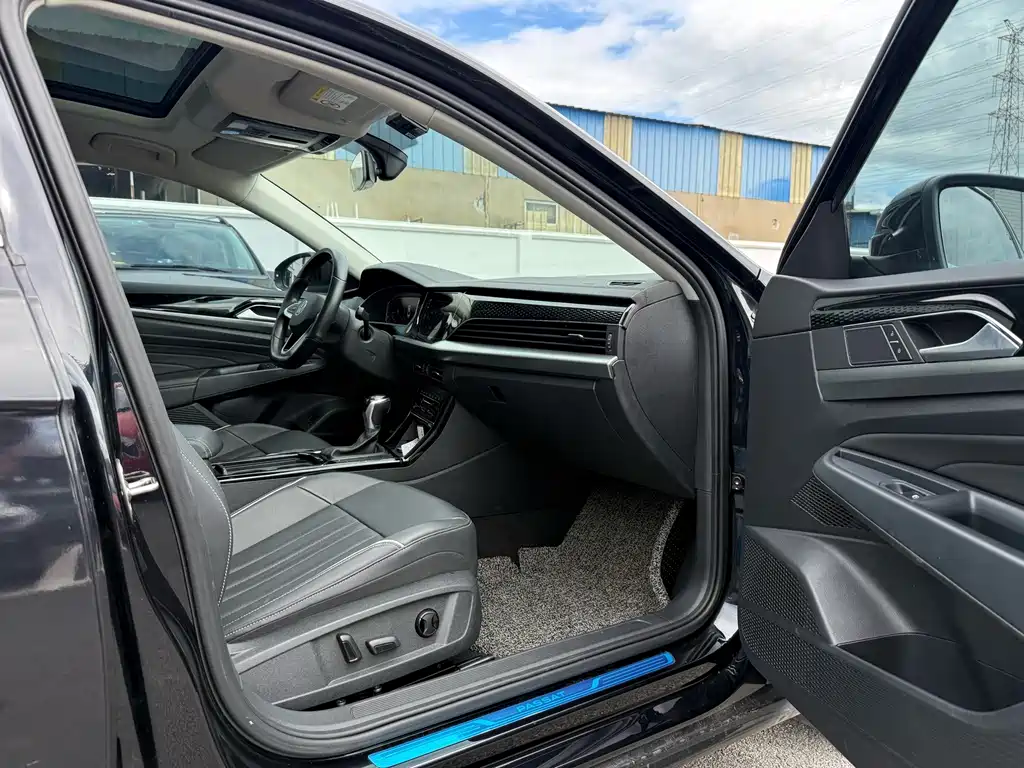 Volkswagen Passat — фото 19