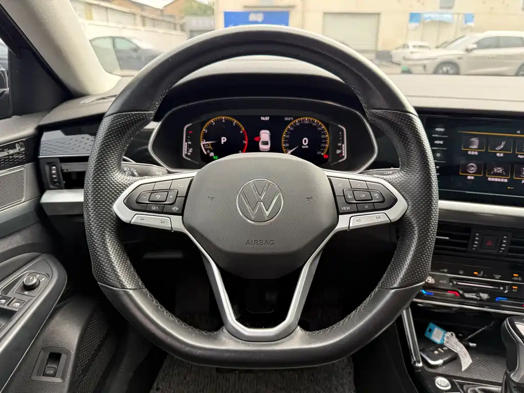 Volkswagen Passat — фото 7