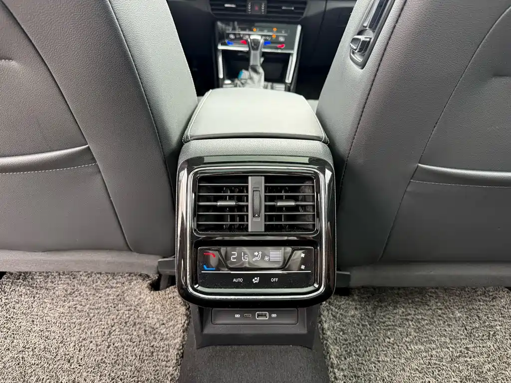 Volkswagen Passat — фото 9
