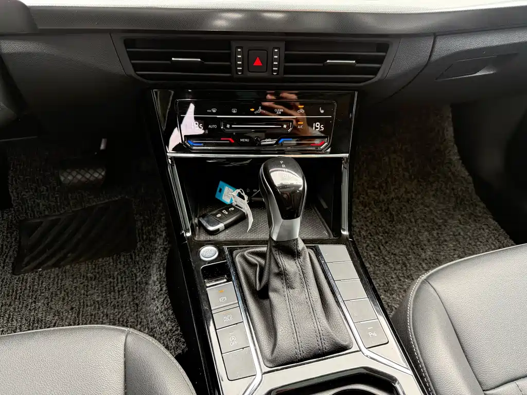 Volkswagen Passat — фото 10