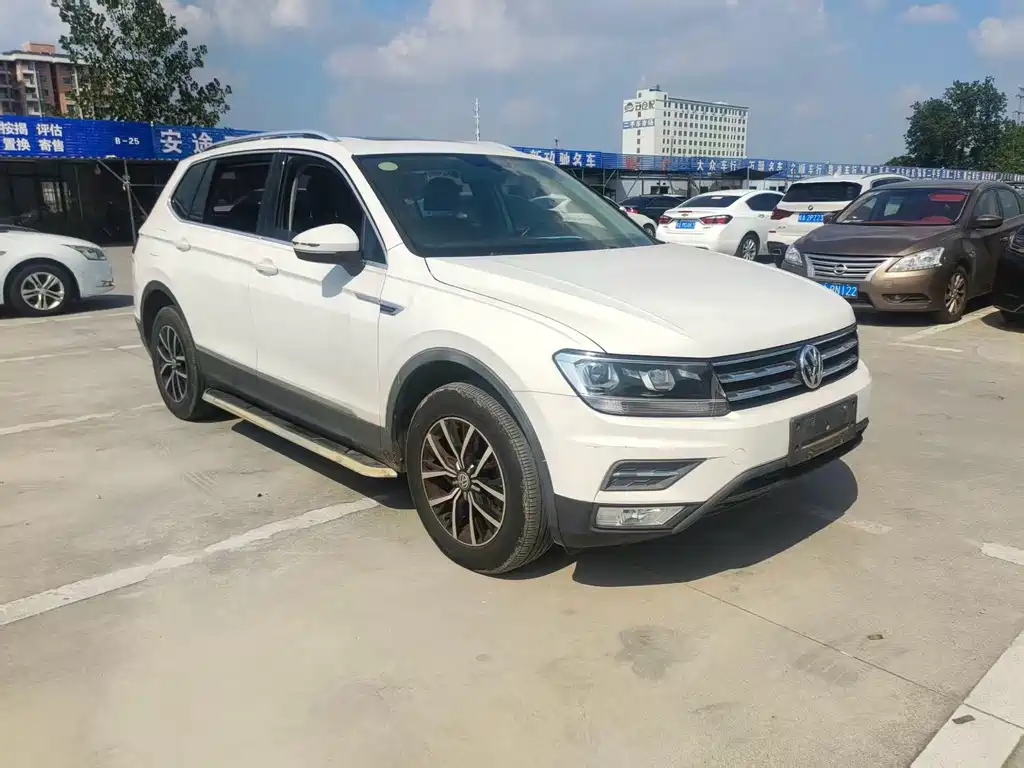 Volkswagen Tiguan L — фото 3